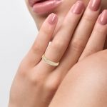 10K 0.20CT Diamond Band - Image 4